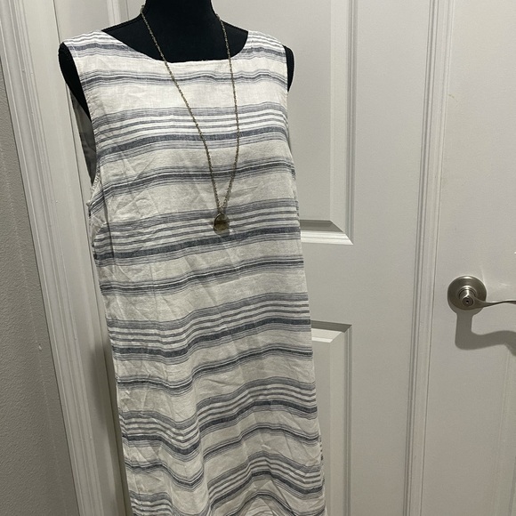 Beach Lunch Lounge Dress. - Picture 8 of 8